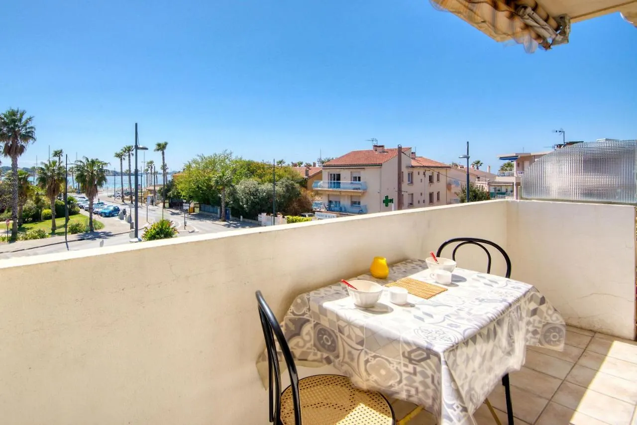 Апартаменты Appartement Les Lones Vue Mer Санари-сюр-Мер Франция